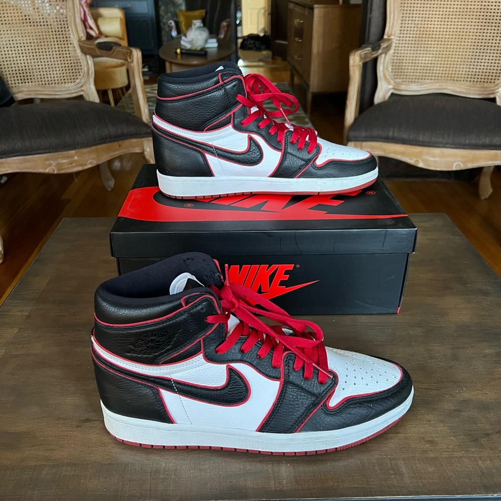 Air Jordan 1 Bloodline